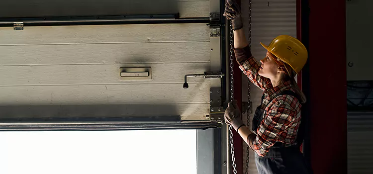 Addressing Common Garage Door Stoppage Issues in North Druid Hills, GA