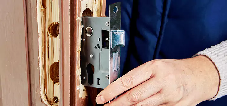 Garage Door Lock Replacement North Druid Hills